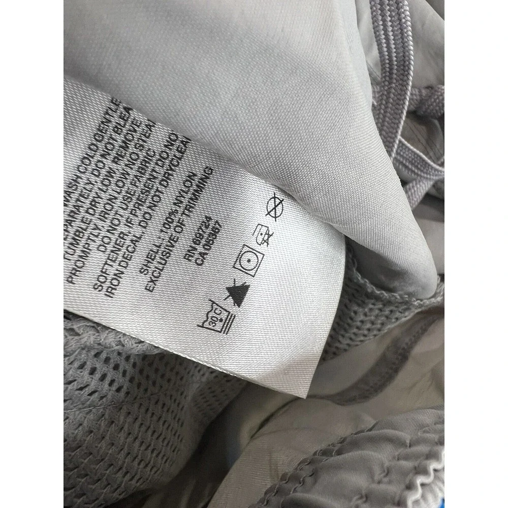 NEW Columbia Mens Shorts 1X Gray Chino Hiking Walking Casual Comfort Performance